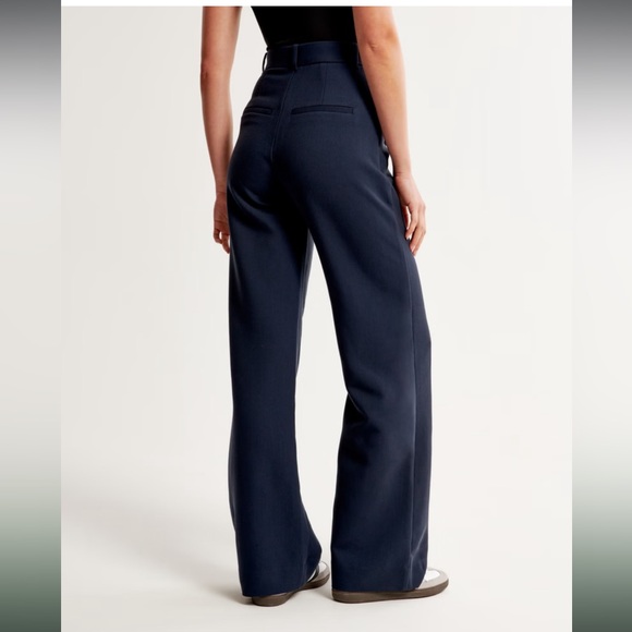 A&F Sloane Tailored Wide Leg Pant in Navy - Picture 4 of 12